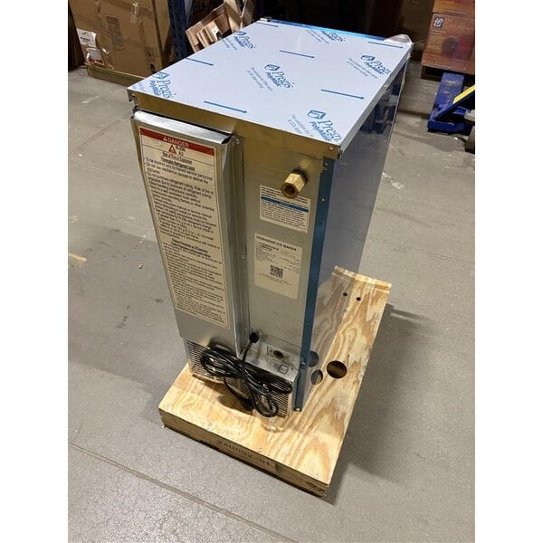 Scratch and Dent Hoshizaki AM-50BAK 14 7/8" Air Cooled Undercounter Top Hat Cube Ice Machine with 27 lb. Bin - 54 lb.