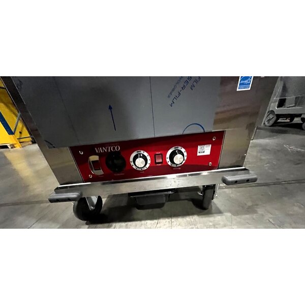 Scratch and Dent Avantco HPESS-1836 Full Size Insulated Heated Holding / Proofing Cabinet with Solid Stainless Steel Door - 120V