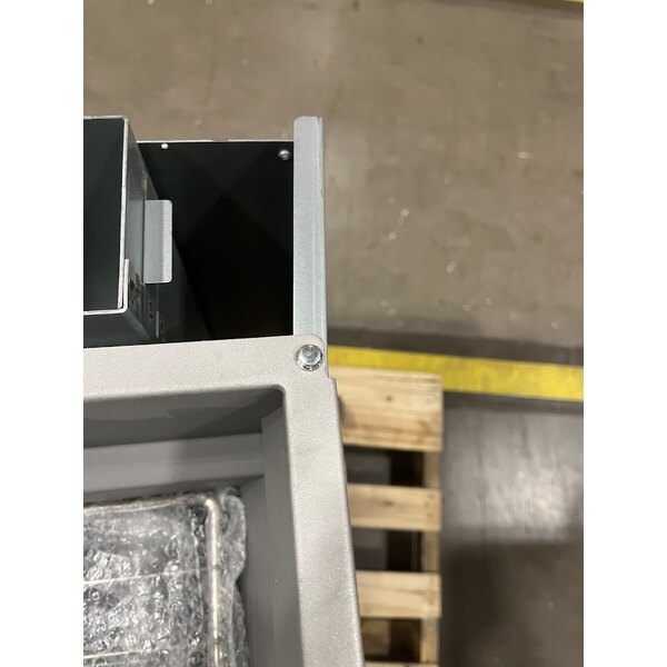 Scratch and Dent Avantco F4-ES-P 45-50 lb. Liquid Propane Stainless Steel Floor Fryer - 85,000 BTU