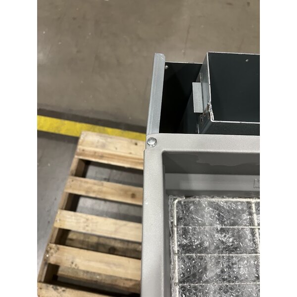 Scratch and Dent Avantco F4-ES-P 45-50 lb. Liquid Propane Stainless Steel Floor Fryer - 85,000 BTU