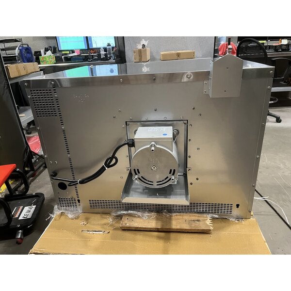 Scratch and Dent MainStreet Equipment EC1-D Single Deck Electric Full Size Convection Oven with Legs - 240V, 1 / 3 Phase