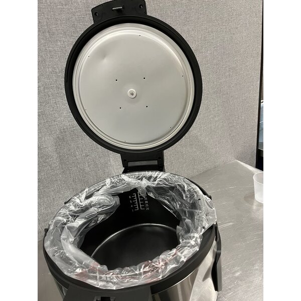 Scratch and Dent Avantco RCSB90 90 Cup (45 Cup Raw) Digital Electric Rice Cooker / Warmer with Hinged Lid - 240V, 2,500W