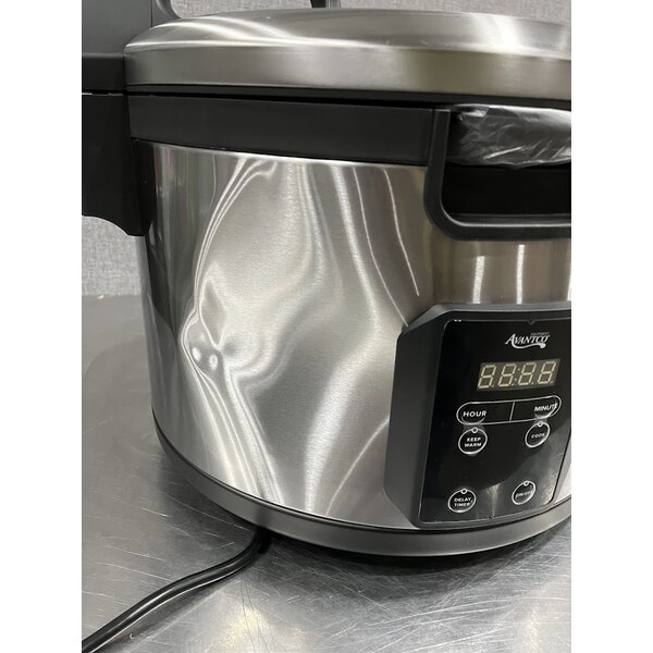Scratch and Dent Avantco RCSB90 90 Cup (45 Cup Raw) Digital Electric Rice Cooker / Warmer with Hinged Lid - 240V, 2,500W
