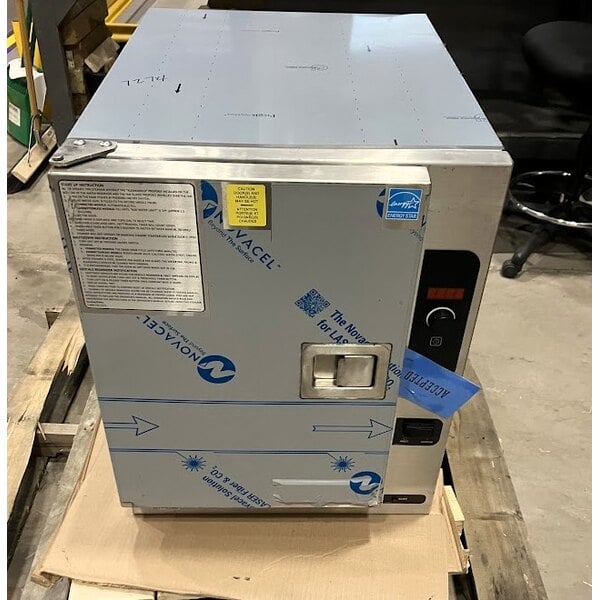 Scratch and Dent Cleveland 22CET6.1 SteamChef 6 Pan Electric Countertop Convection Steamer - 208V, 3 Phase, 12 kW