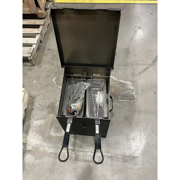 Scratch and Dent Backyard Pro BPF4G 4 Gallon Steel Liquid Propane Outdoor Deep Fryer - 90,000 BTU