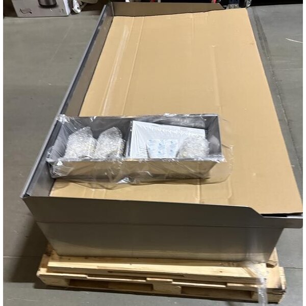 Scratch and Dent Vulcan VCRG48-T1 Natural Gas 48" Countertop Griddle with Snap-Action Thermostatic Controls - 100,000 BTU