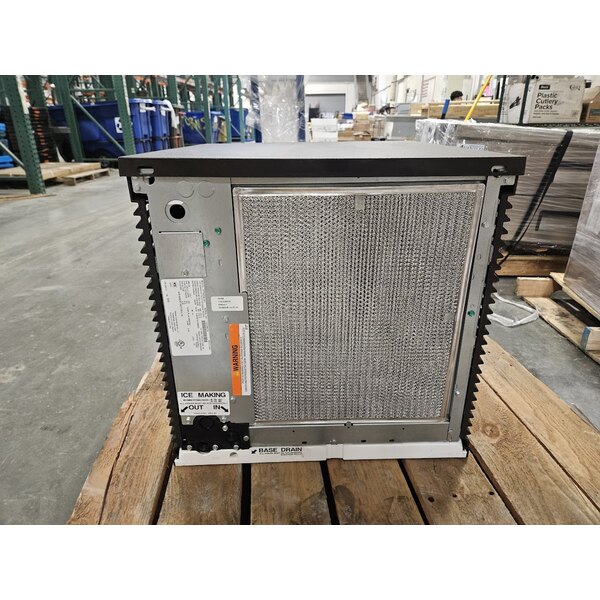 Scratch and Dent Manitowoc IYT0620A Indigo NXT 22" Air Cooled Half Size Cube Ice Machine - 208-230V, 575 lb.