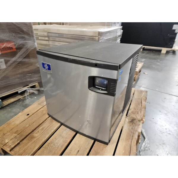 Scratch and Dent Manitowoc IYT0620A Indigo NXT 22" Air Cooled Half Size Cube Ice Machine - 208-230V, 575 lb.
