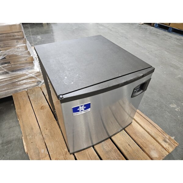 Scratch and Dent Manitowoc IYT0620A Indigo NXT 22" Air Cooled Half Size Cube Ice Machine - 208-230V, 575 lb.