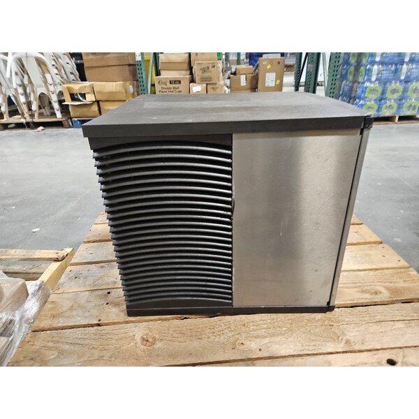Scratch and Dent Manitowoc IYT0620A Indigo NXT 22" Air Cooled Half Size Cube Ice Machine - 208-230V, 575 lb.