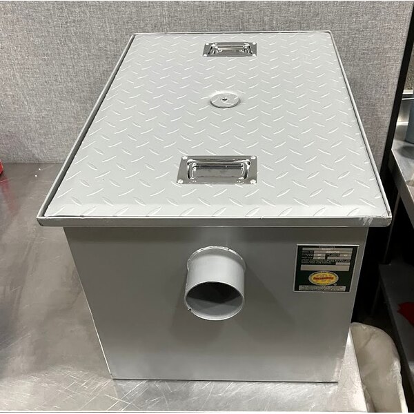 Scratch and Dent Regency 40 lb. 20 GPM Grease Trap with 3" Non-Threaded Connections - PDI Certified