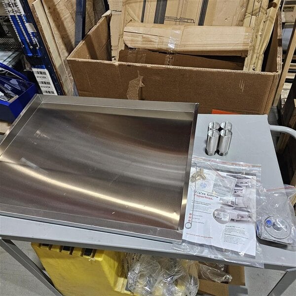 Scratch and Dent Cooking Performance Group R-CPG-36-NL 6 Burner Gas Countertop Range / Hot Plate - 132,000 BTU