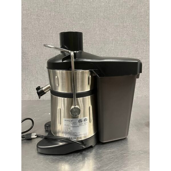 Scratch and Dent AvaMix JE700 Continuous Feed Juice Extractor with Pulp Ejection - 120V