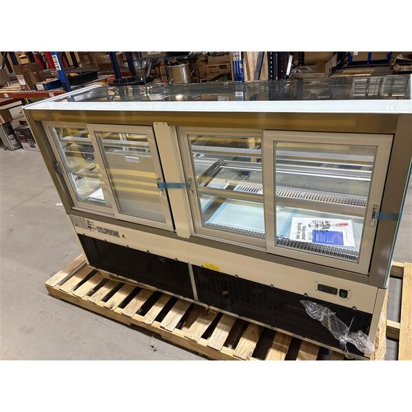 Scratch and Dent Avantco BC-72-HC 72" Curved Glass White Refrigerated Bakery Display Case