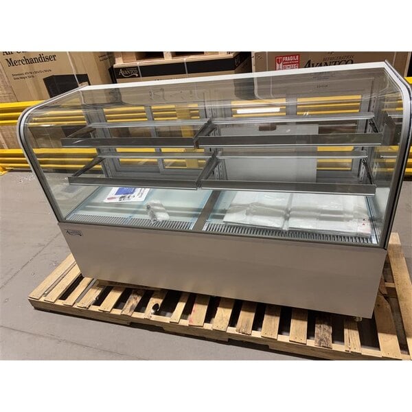 Scratch and Dent Avantco BC-72-HC 72" Curved Glass White Refrigerated Bakery Display Case