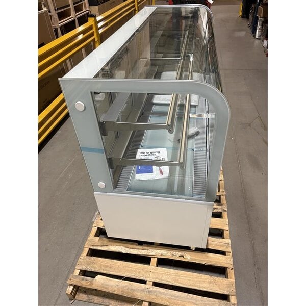 Scratch and Dent Avantco BC-72-HC 72" Curved Glass White Refrigerated Bakery Display Case