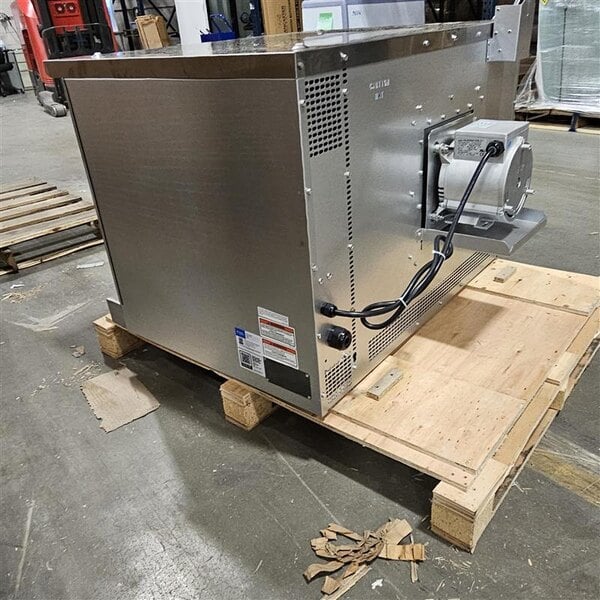 Scratch and Dent Cooking Performance Group FEC-100-C Single Deck Standard Depth Full Size Electric Convection Oven - 208V, 3 Phase, 11 kW