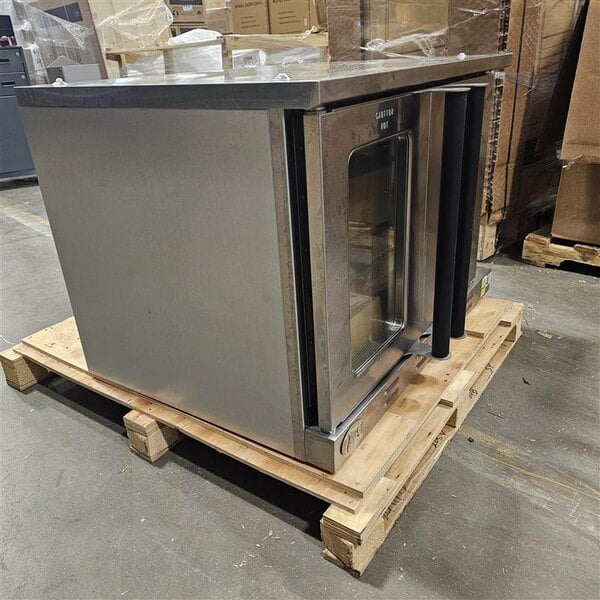 Scratch and Dent Cooking Performance Group FEC-100-C Single Deck Standard Depth Full Size Electric Convection Oven - 208V, 3 Phase, 11 kW