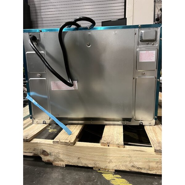 Scratch and Dent Panasonic NE-3280 Sonic Steamer Commercial Microwave Oven - 208/240V, 3200W