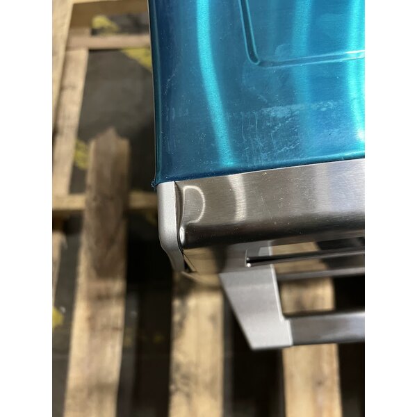 Scratch and Dent Panasonic NE-3280 Sonic Steamer Commercial Microwave Oven - 208/240V, 3200W