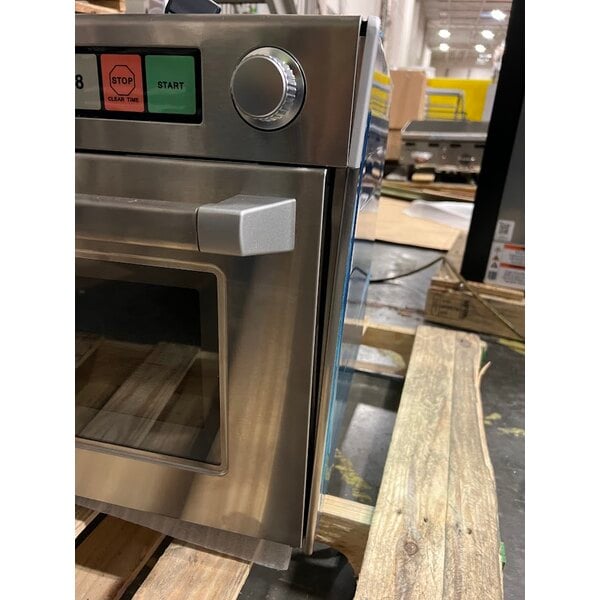 Scratch and Dent Panasonic NE-3280 Sonic Steamer Commercial Microwave Oven - 208/240V, 3200W