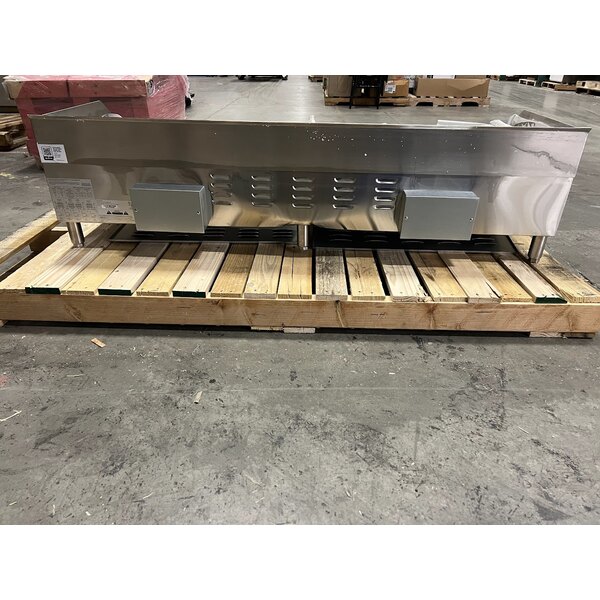 Scratch and Dent Avantco EG60E 60" Electric Countertop Griddle - 240V, 17,500W