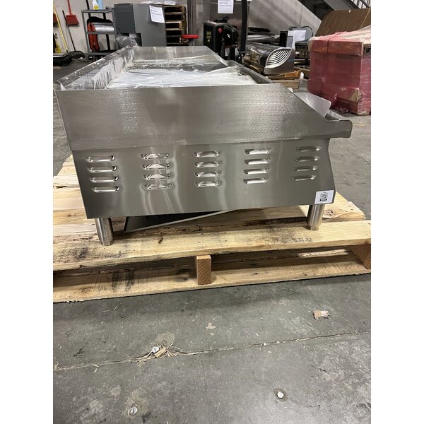 Scratch and Dent Avantco EG60E 60" Electric Countertop Griddle - 240V, 17,500W