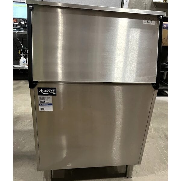 Scratch and Dent Avantco Ice Diamond EBIN50030 30" Stainless Steel Ice Storage Bin - 500 lb.