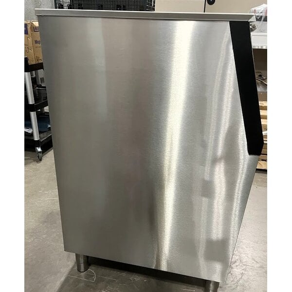 Scratch and Dent Avantco Ice Diamond EBIN50030 30" Stainless Steel Ice Storage Bin - 500 lb.