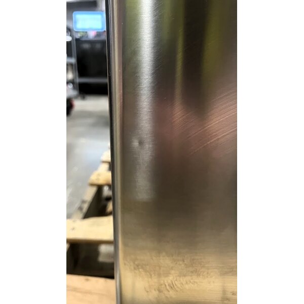 Scratch and Dent Avantco Ice Diamond EMC-H-530-A 30" Air-Cooled Modular Half Cube Ice Machine - 518 lb., 115V