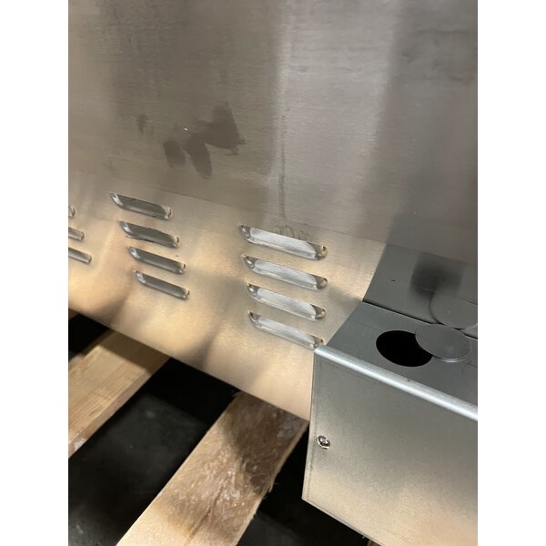 Scratch and Dent Avantco EG60E 60" Electric Countertop Griddle - 240V, 17,500W