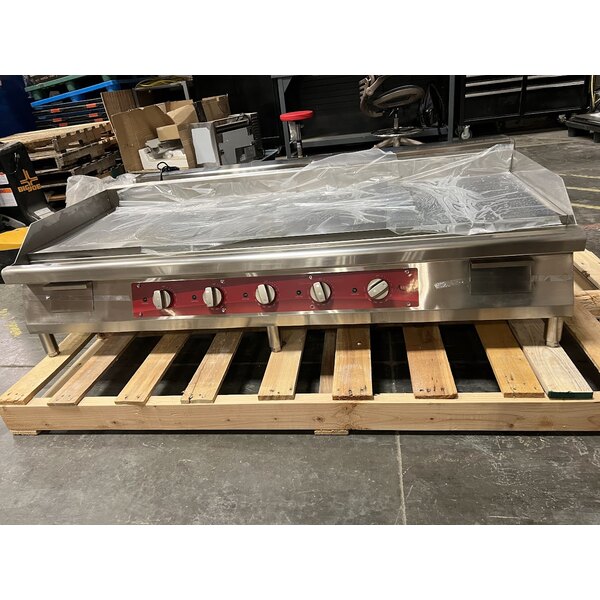 Scratch and Dent Avantco EG60E 60" Electric Countertop Griddle - 240V, 17,500W