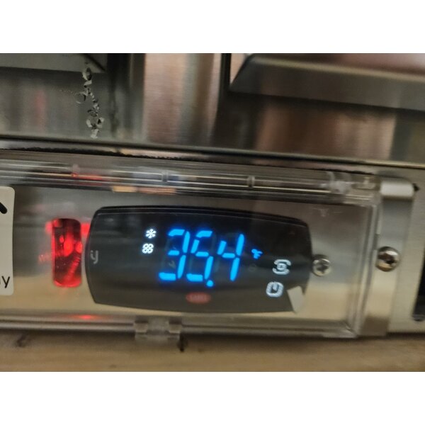 Scratch and Dent Avantco ZUC-48R-HC 48" Front Breathing Undercounter Refrigerator