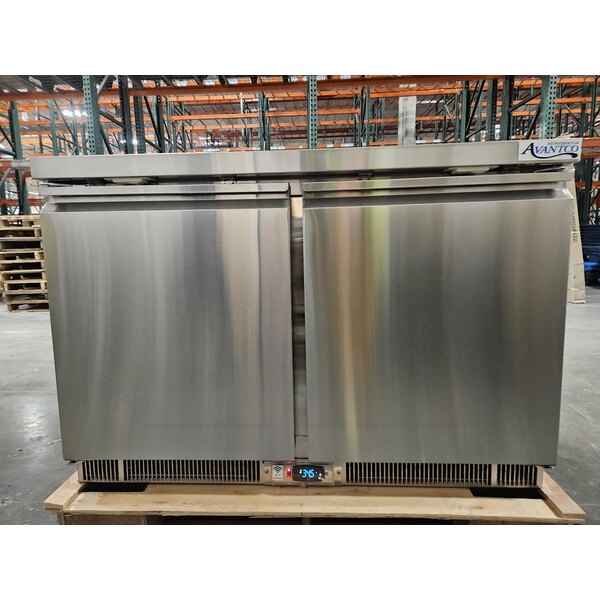 Scratch and Dent Avantco ZUC-48R-HC 48" Front Breathing Undercounter Refrigerator