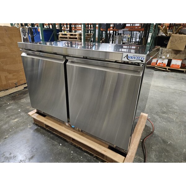 Scratch and Dent Avantco ZUC-48R-HC 48" Front Breathing Undercounter Refrigerator