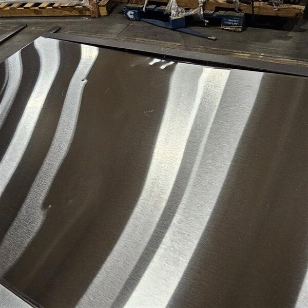 Scratch and Dent Manitowoc UDP0190A-161B NEO 26" Air Cooled Undercounter Full Dice Cube Ice Machine with 90 lb. Bin - 115V, 200 lb.