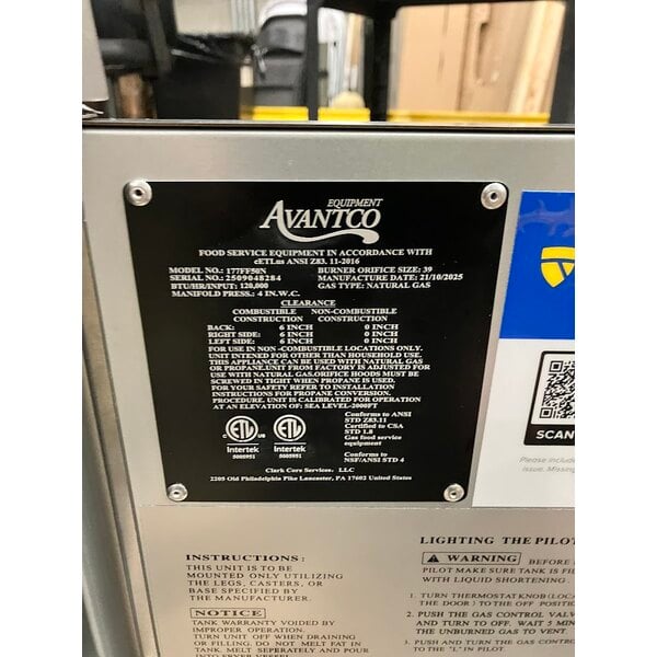 Scratch and Dent Avantco FF50 Natural Gas 50 lb. Stainless Steel Floor Fryer - 120,000 BTU