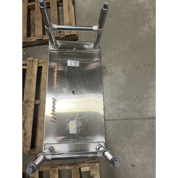 Scratch and Dent Regency 18" x 36" Underbar Ice Bin with 7 Circuit Post-Mix Cold Plate and Bottle Holders - 79 lb.