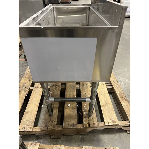 Scratch and Dent Regency 18" x 36" Underbar Ice Bin with 7 Circuit Post-Mix Cold Plate and Bottle Holders - 79 lb.