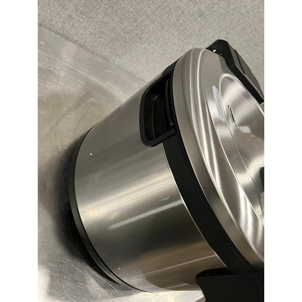 Scratch and Dent Avantco RCSB90 90 Cup (45 Cup Raw) Digital Electric Rice Cooker / Warmer with Hinged Lid - 240V, 2,500W