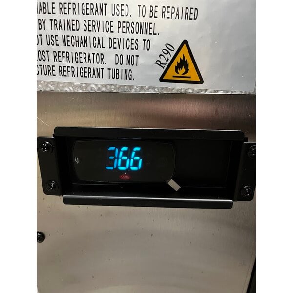 Scratch and Dent Avantco ZPT-36-FB-HC 36" 2 Door Front Breathing Cutting Top Refrigerated Sandwich Prep Table