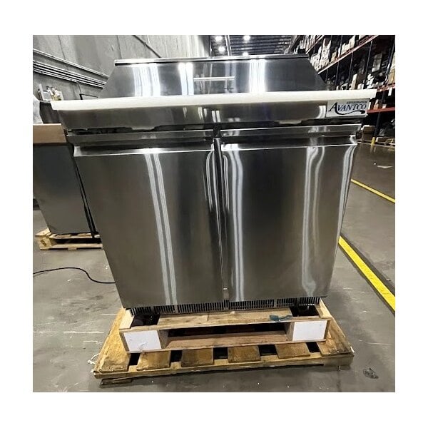 Scratch and Dent Avantco ZPT-36-FB-HC 36" 2 Door Front Breathing Cutting Top Refrigerated Sandwich Prep Table