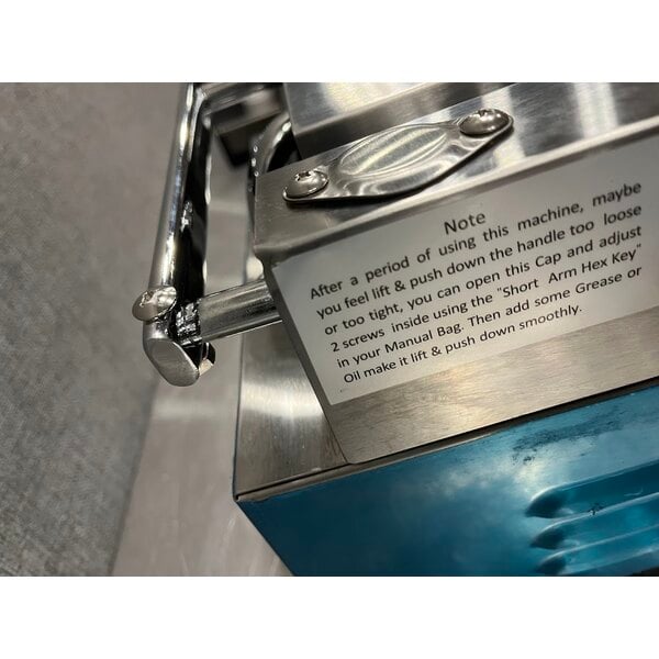 Scratch and Dent Avantco PG400GS Commercial Dual Panini Sandwich Grill with Grooved Top and Smooth Bottom Plates, and 19 5/8" x 9 1/8" Cooking Surface - 120V, 3500W