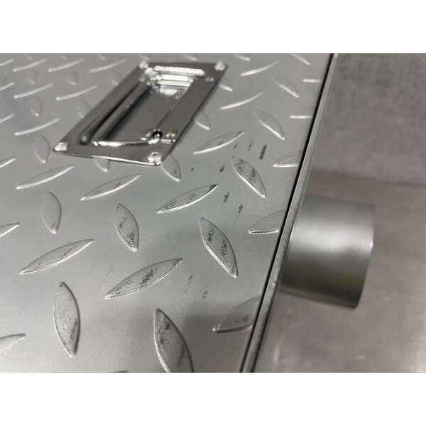 Scratch and Dent Regency 40 lb. 20 GPM Grease Trap with 3" Non-Threaded Connections - PDI Certified