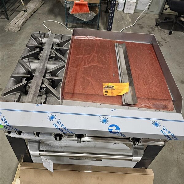 Scratch and Dent Garland SunFire Series X36-2G24R Natural Gas 2 Burner Gas Range with 24" Griddle and Standard Oven - 129,000 BTU