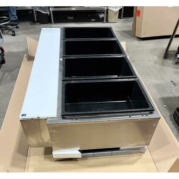 Scratch and Dent Vollrath 38118 ServeWell® Electric Four Pan Hot Food Table 208/240V - Sealed Well