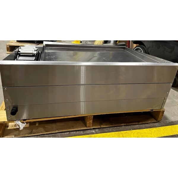 Scratch and Dent Cooking Performance Group CR-CPG-36-NL 36" Gas Countertop Radiant Charbroiler - 120,000 BTU