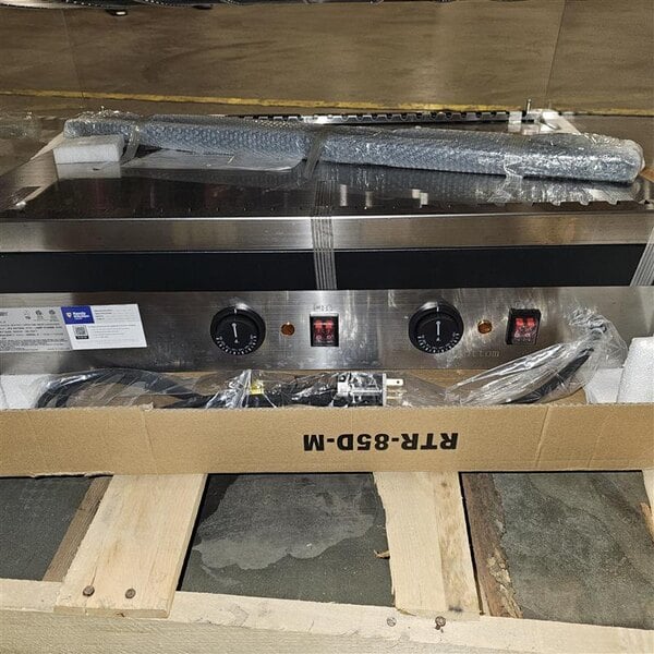 Scratch and Dent ServIt OAM-85D 30" Full Service Slanted 2-Shelf Countertop Heated Display Merchandiser - 1860W, 120V