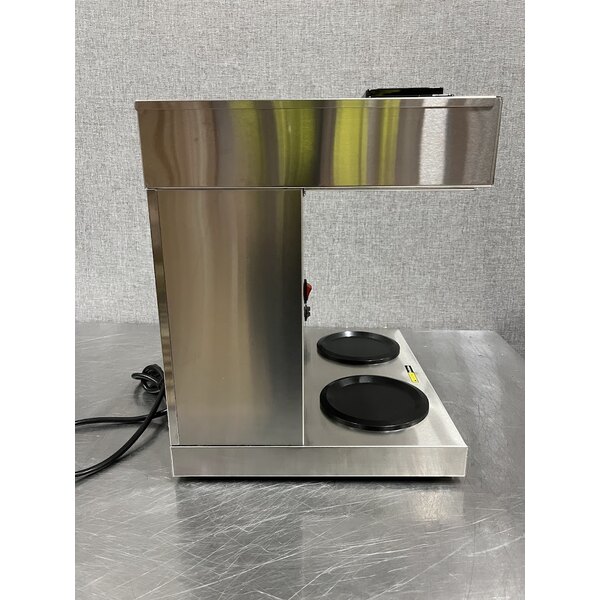 Scratch and Dent Avantco CMA3L Automatic Coffee Maker with 3 Lower Decanter Warmers - 120V, 1650W