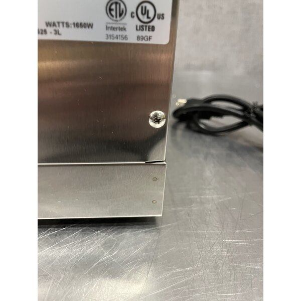 Scratch and Dent Avantco CMA3L Automatic Coffee Maker with 3 Lower Decanter Warmers - 120V, 1650W